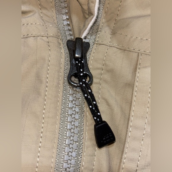 Exofficio Khaki Zip-Up Vest - Picture 8 of 10